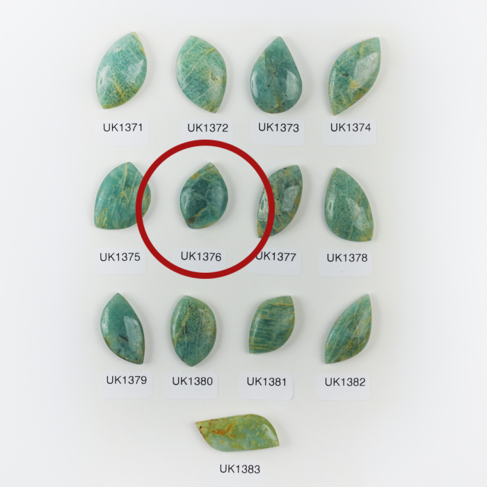 Amazonit kaboszon nieregularny 25,5mm